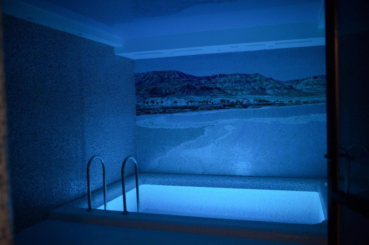 Mini-Hotel Neptun 罗夫诺 外观 照片
