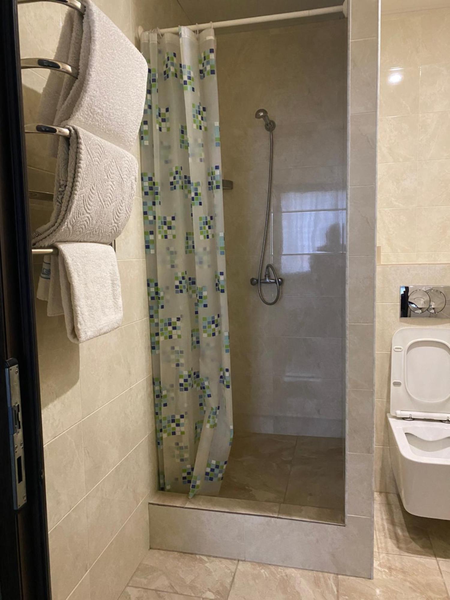Mini-Hotel Neptun 罗夫诺 外观 照片