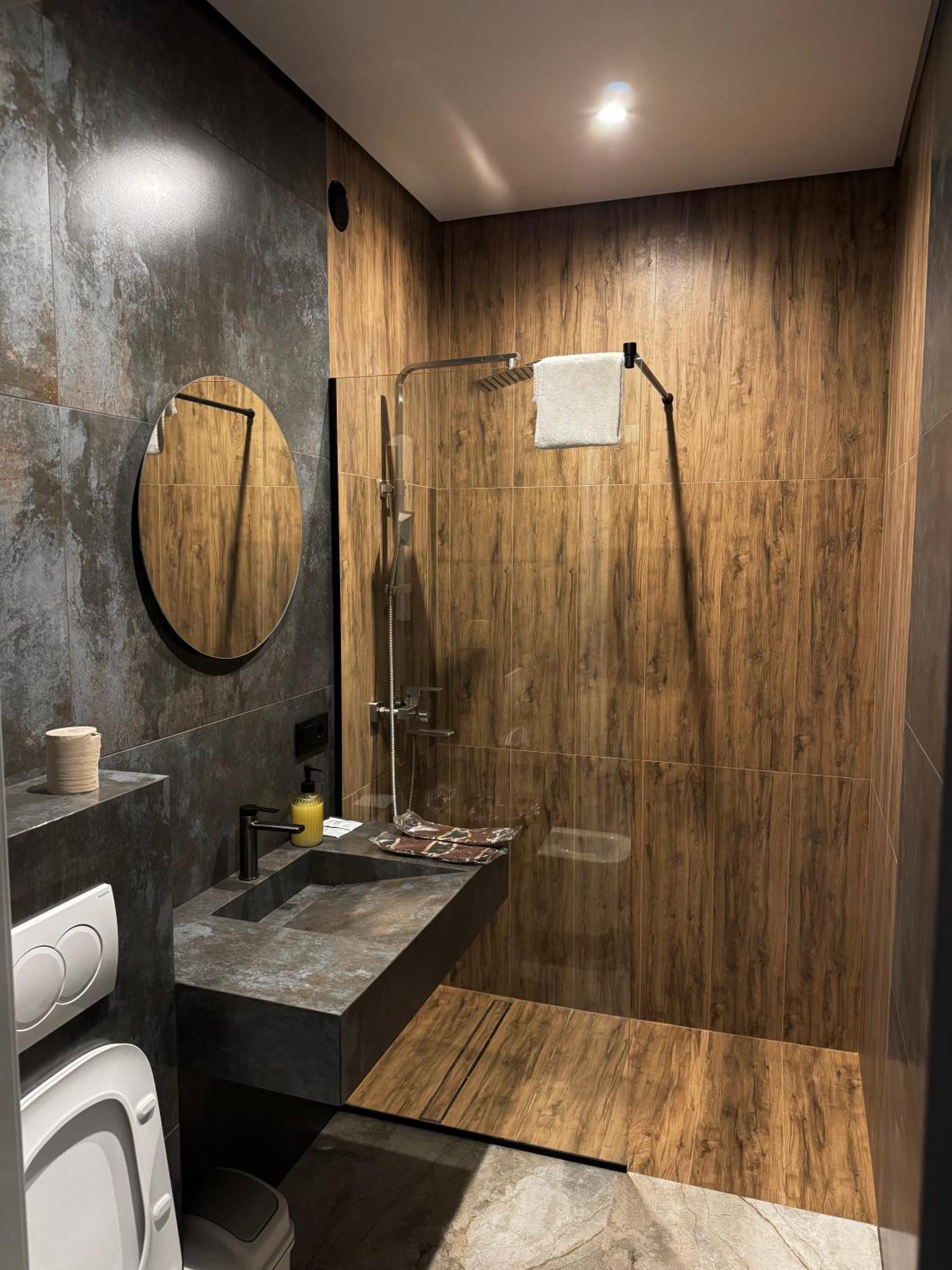 Mini-Hotel Neptun 罗夫诺 外观 照片