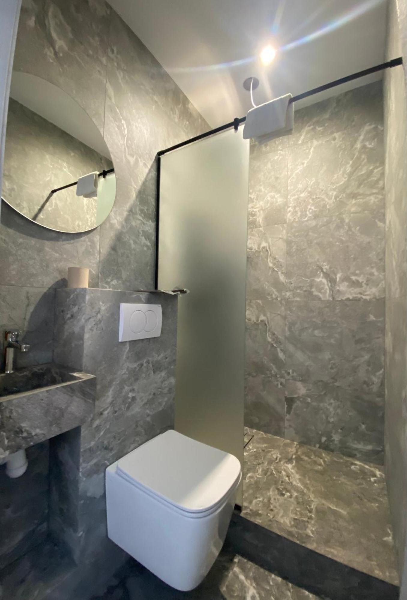 Mini-Hotel Neptun 罗夫诺 外观 照片