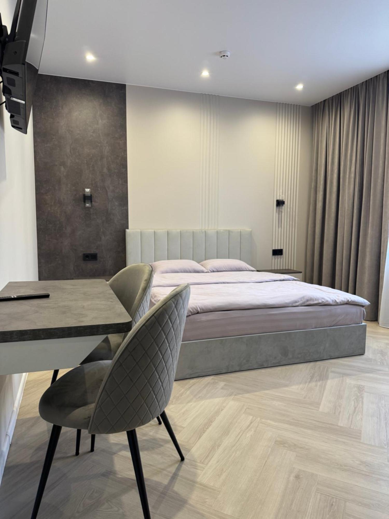 Mini-Hotel Neptun 罗夫诺 外观 照片