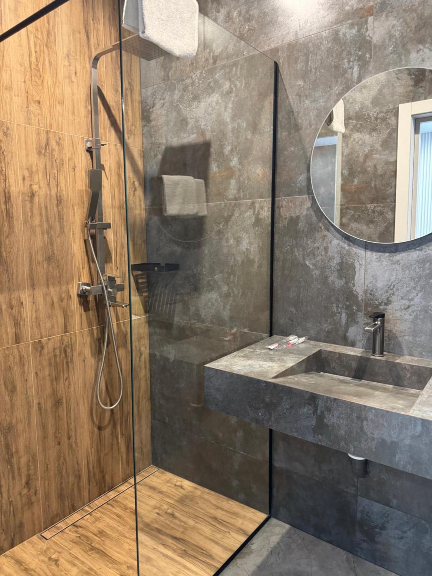 Mini-Hotel Neptun 罗夫诺 外观 照片